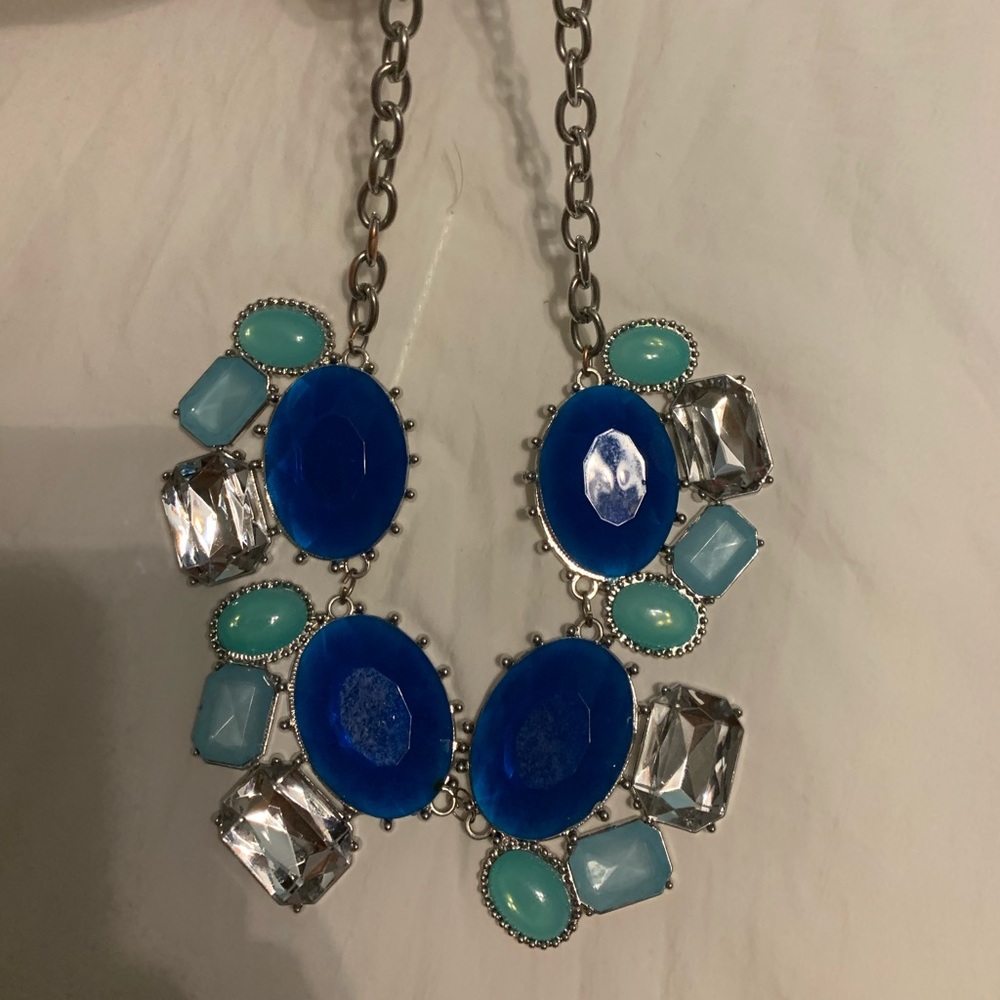 Chunky statement necklace